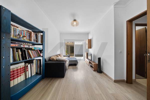 Appartement T2 à Vendre à Seixal, Portugal