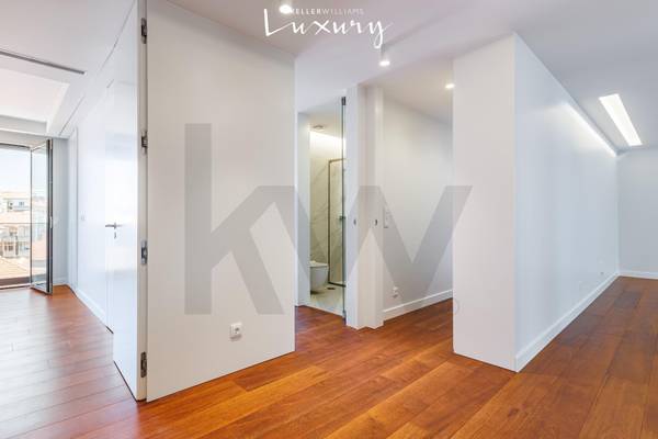 Apartamento T3 à Venda em Almada - Setúbal - Portugal