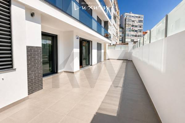 Apartamento T3 à Venda em Almada - Setúbal - Portugal