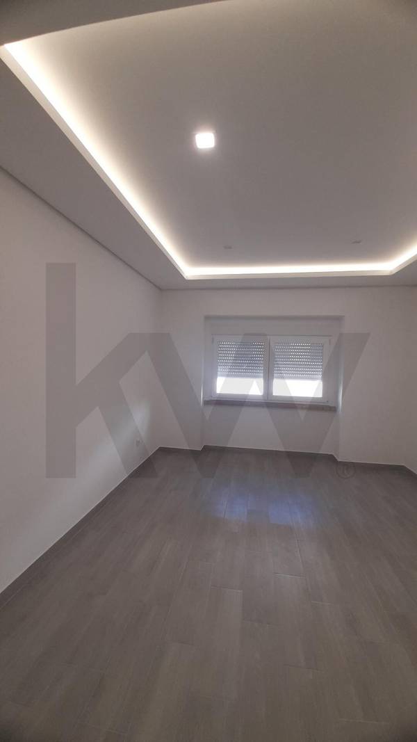 Apartamento T3 à Venda em Almada - Setúbal - Portugal