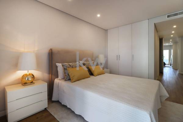 Apartamento T3 à Venda em Carcavelos - Lisboa - Portugal