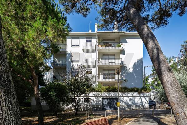 Apartamento T3 à Venda em Carcavelos - Lisboa - Portugal