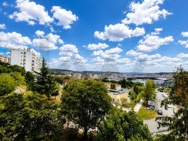 Apartamento T3 à Venda em Coimbra - Coimbra - Portugal