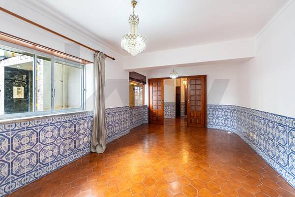 Apartamento T3 à Venda em Mem Martins - Lisboa - Portugal