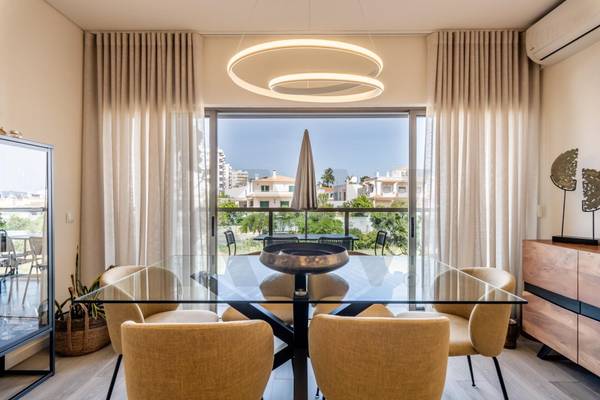 Apartamento de 3 Dormitorios en Venta en Praia da Rocha, Portugal