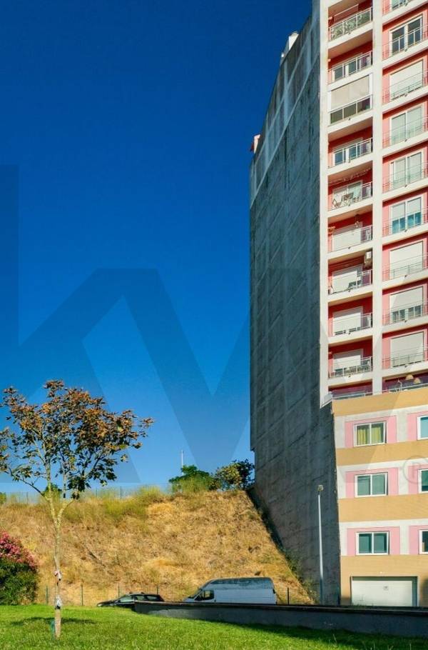 Appartement T3 à Vendre sur Plan à Seixal, Portugal