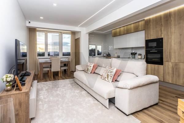 Appartement T3 à Vendre à Seixal, Portugal