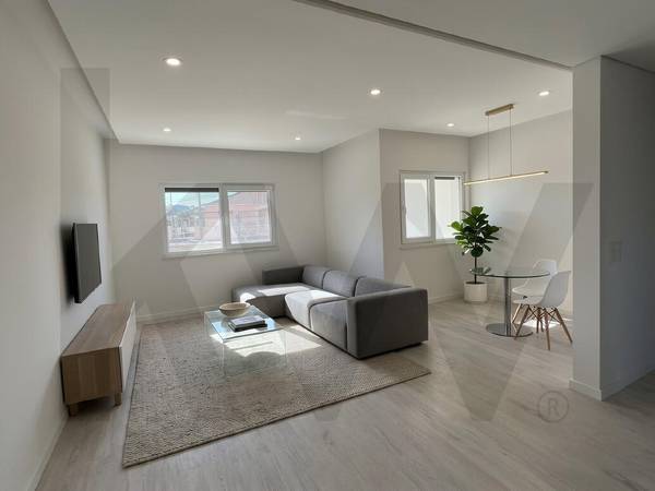 Appartement T3 à Vendre à Seixal, Portugal