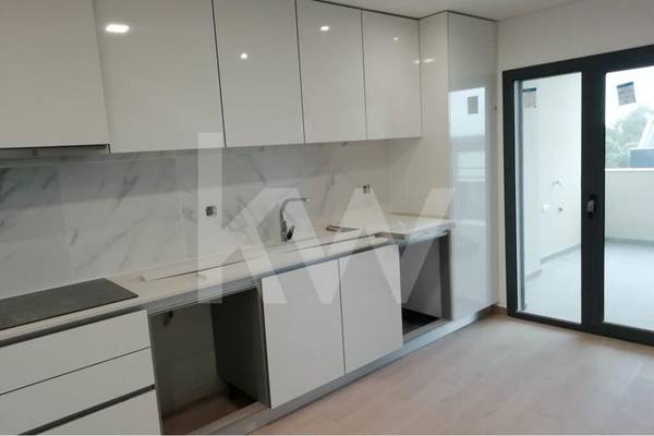 Appartement T3 à Vendre à Seixal, Portugal