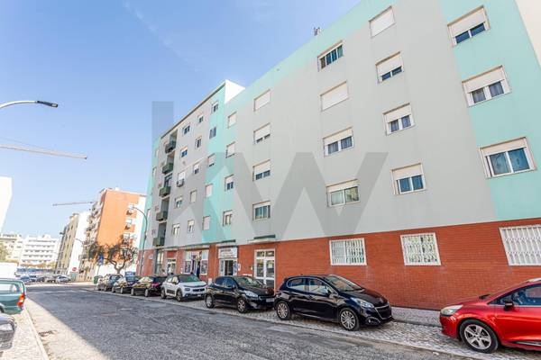 Apartamento T3 à Venda em Setúbal - Portugal