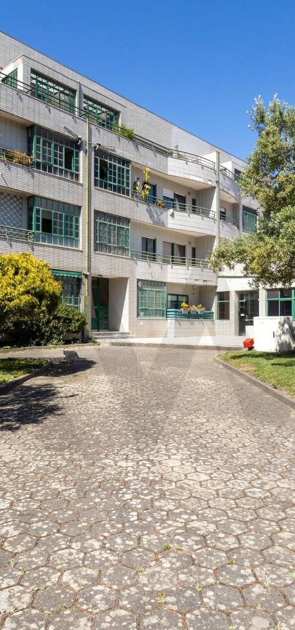 Apartamento T3 à Venda em Vila Nova De Gaia - Porto - Portugal