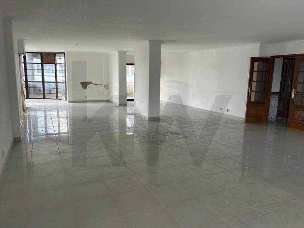 Apartamento T5+ à Venda em Mem Martins - Lisboa - Portugal