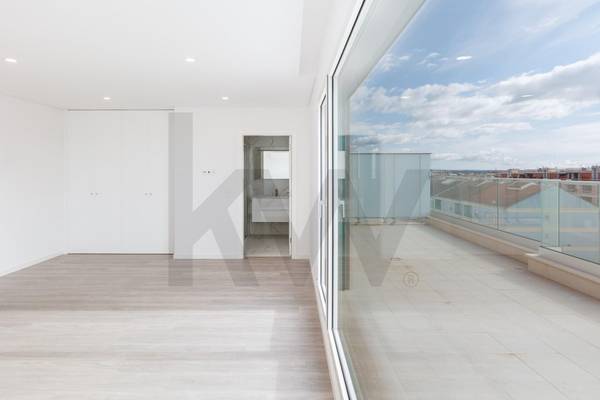 Apartamento T5+ à Venda em Montijo - Setúbal - Portugal