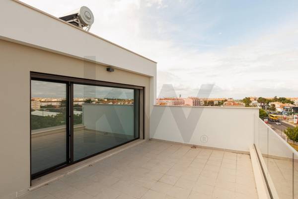 Apartamento T5+ à Venda em Montijo - Setúbal - Portugal