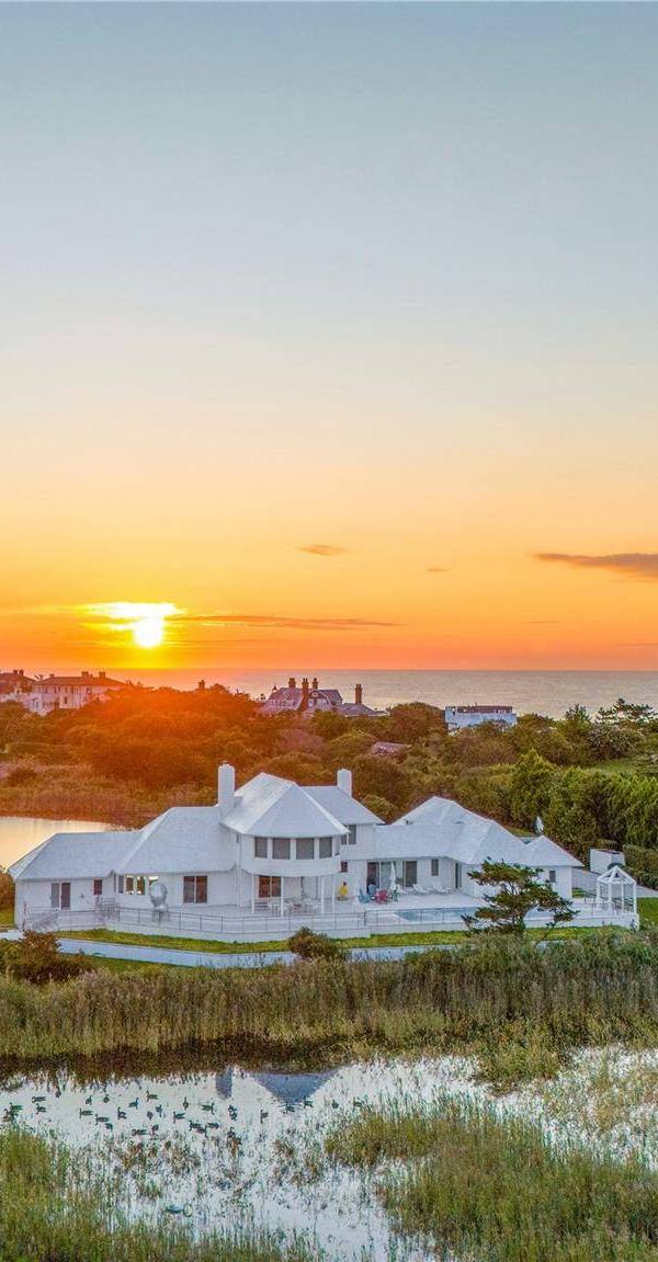 Casa de 4 Dormitórios à Venda em East Hampton – Georgica Pond