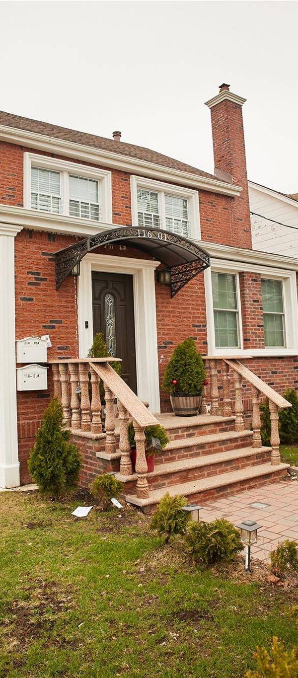 Casa de 10 Dormitorios en Venta en Cambria Heights - Nueva York - EE. UU.