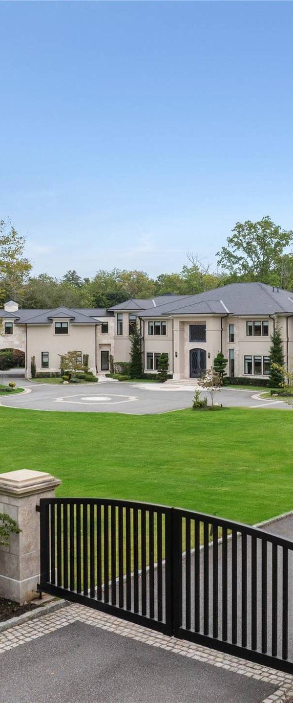 Home con 10 Dormitorios en Venta en Old Brookville - NY - EE. UU.