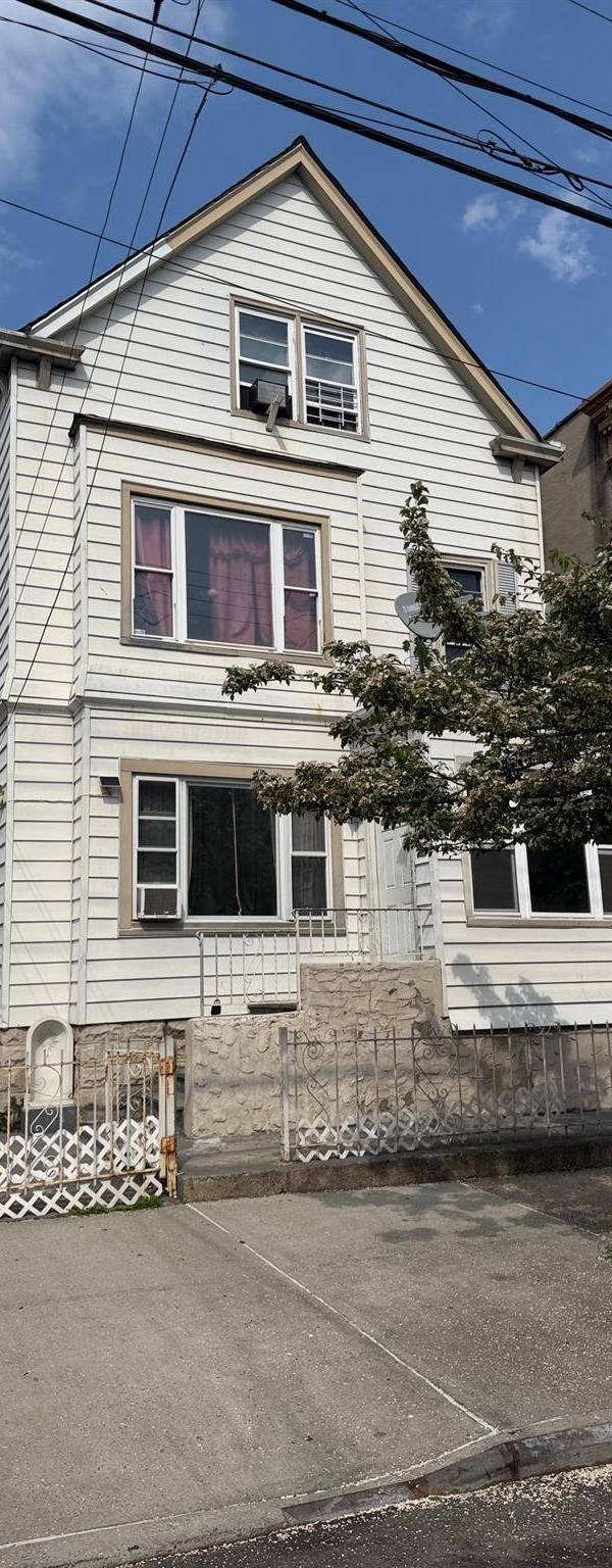 Casa de 11 Dormitorios en Venta en Bronx - Nueva York - EE. UU.