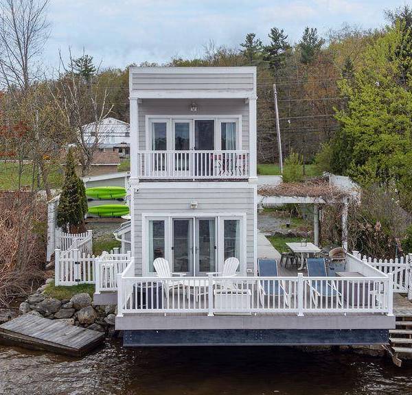 2 Bedroom Waterfront Home for Sale in Bethel - New York - USA