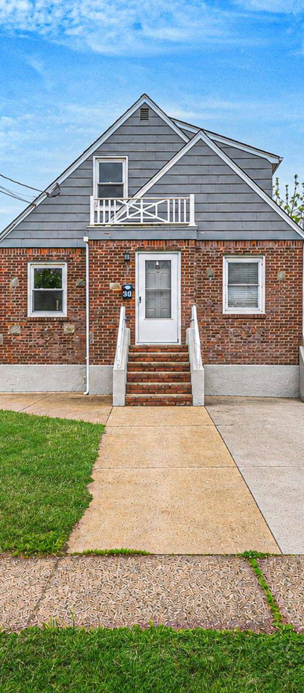 Casa de 2 Dormitorios Frente al Mar en Venta en Oceanside - Nueva York - EE. UU.