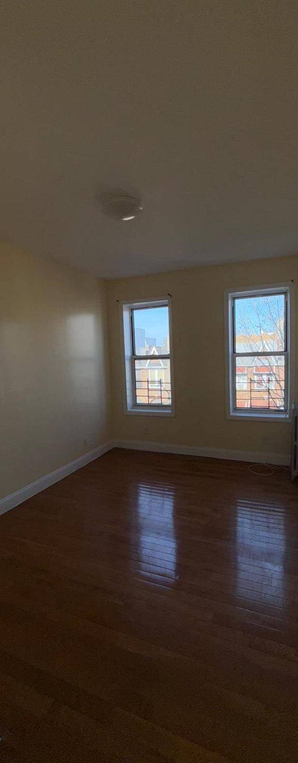 Casa de 2 Dormitorios en Venta en Brooklyn - Nueva York - EE. UU.