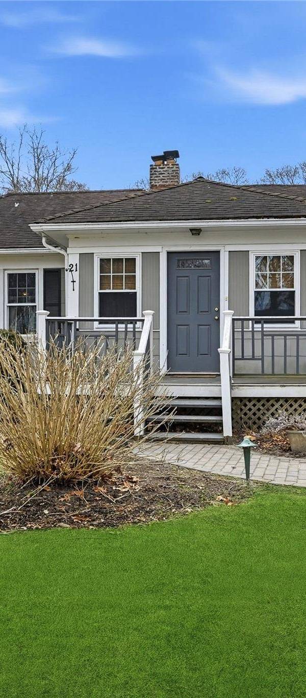 Casa de 2 Dormitorios en Venta en Hampton Bays - Nueva York - EE. UU.