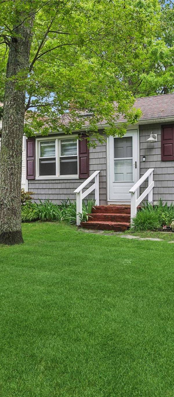 Casa de 2 Dormitorios en Venta en Hampton Bays - Nueva York - EE. UU.