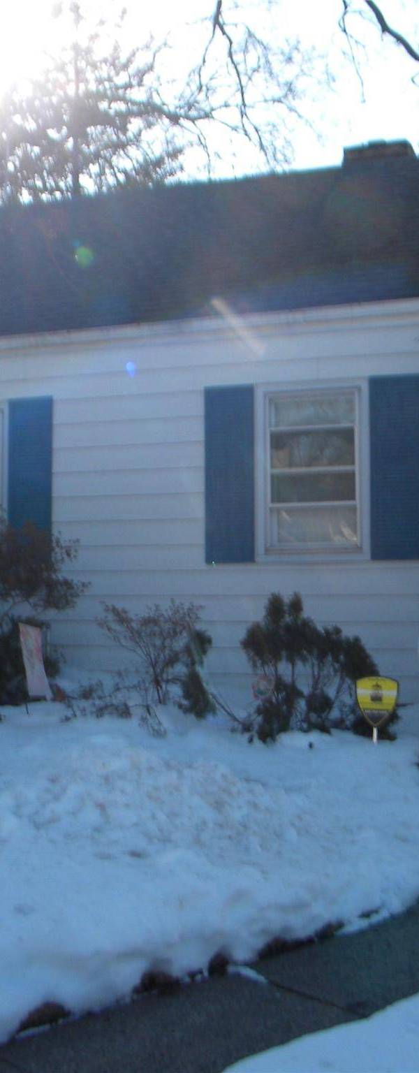 2 Bedroom Home for Sale in New Hyde Park - New York - USA