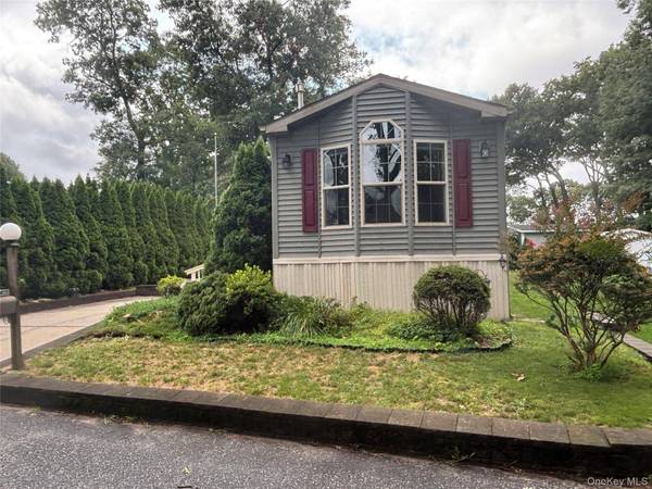 Casa com 2 Quartos à Venda em Riverhead - Nova Iorque - EUA