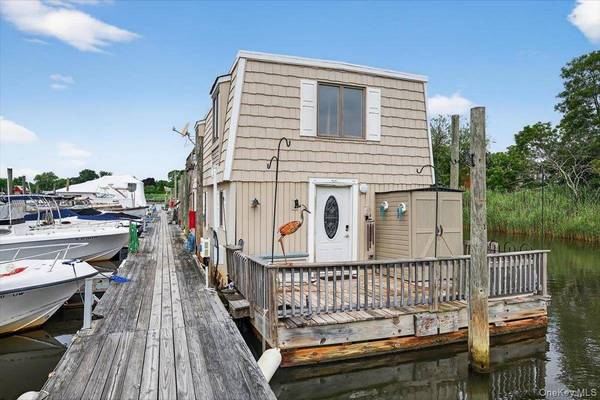 Casa com 2 Quartos à Venda em Riverhead - Nova Iorque - EUA