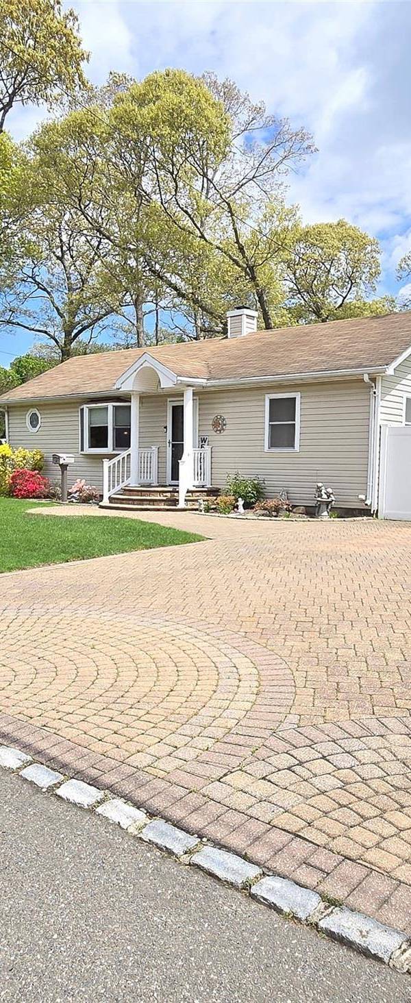 2 Bedroom Home for Sale in Ronkonkoma - New York - USA