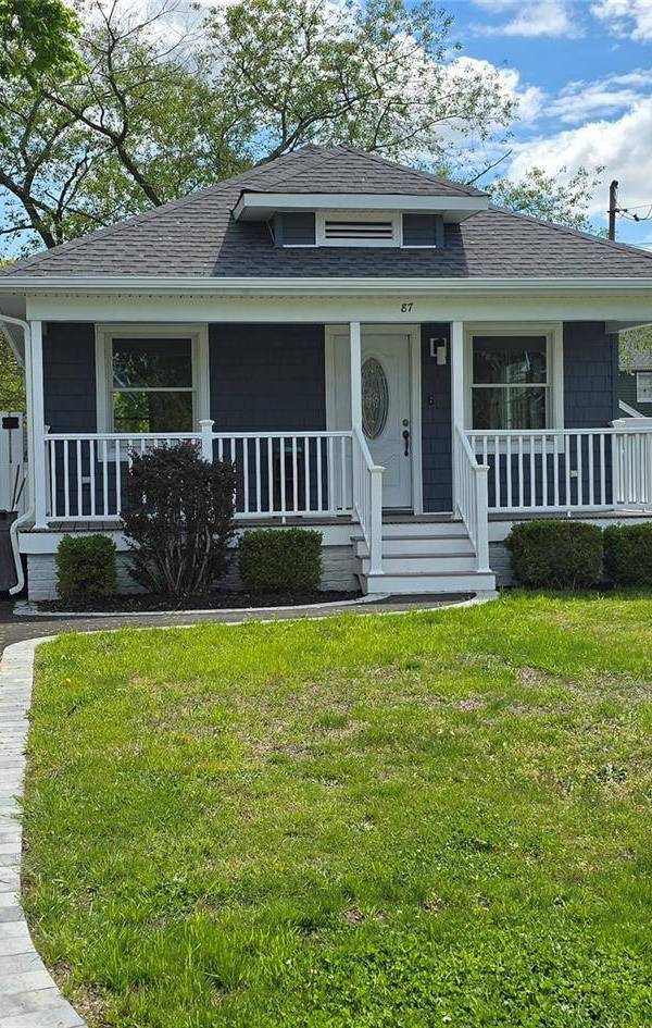 Casa com 2 Quartos à Venda em Sayville - Nova Iorque - EUA
