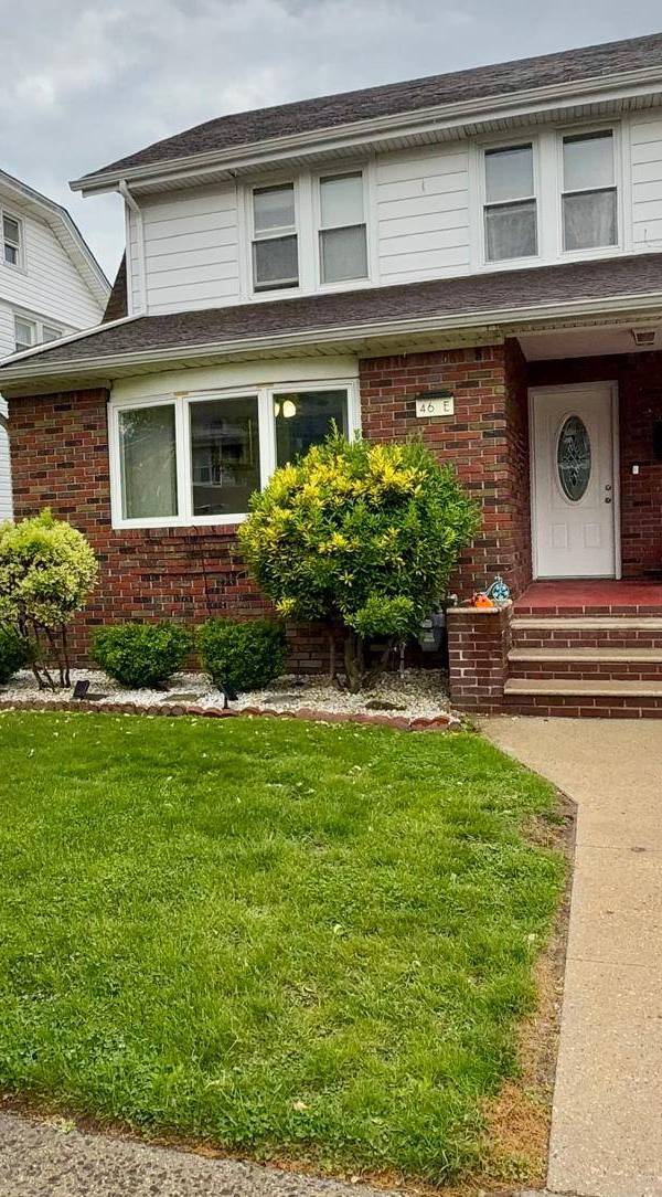 Casa de 2 Dormitorios en Venta en Valley Stream - Nueva York - EE. UU.