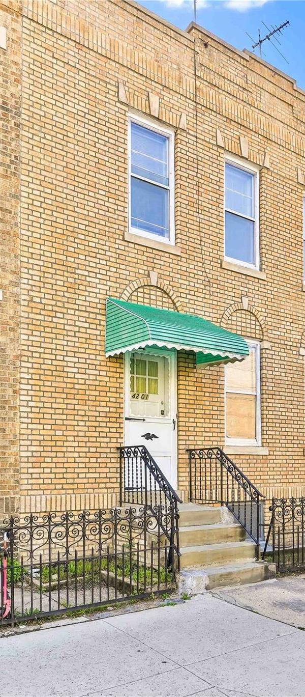 Maison de 3 chambres en bord de mer à vendre à Astoria - New York - USA