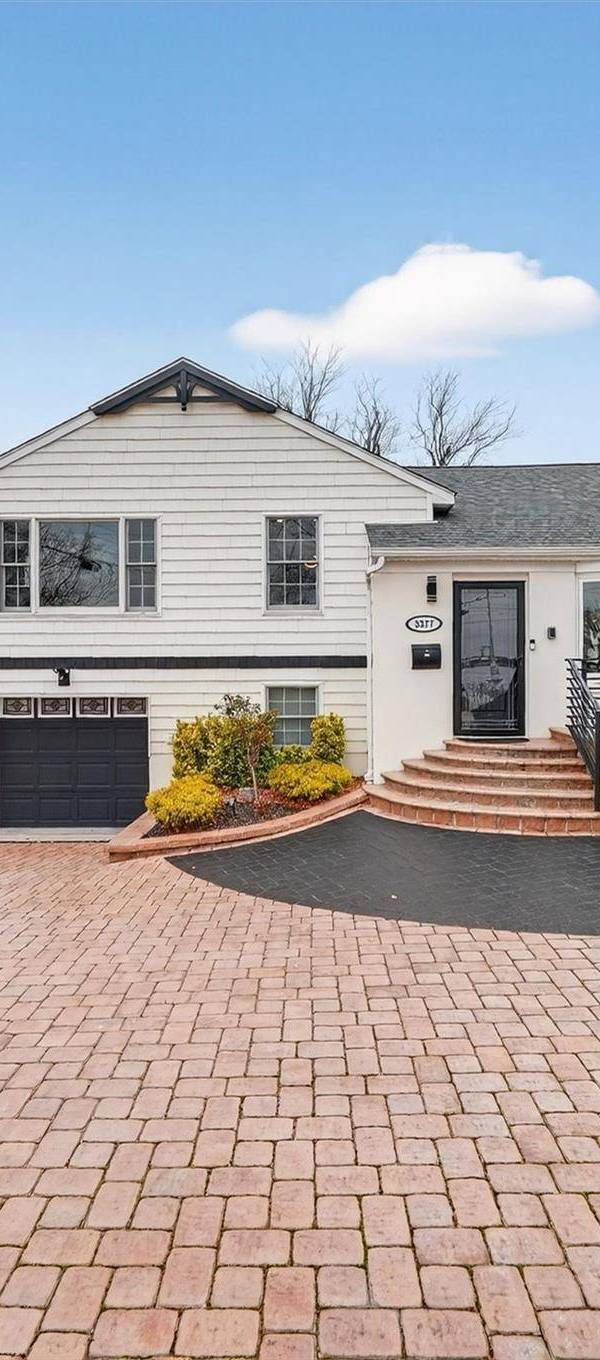 Casa de 3 Dormitorios Frente al Mar en Venta en Bronx - Nueva York - EE. UU.