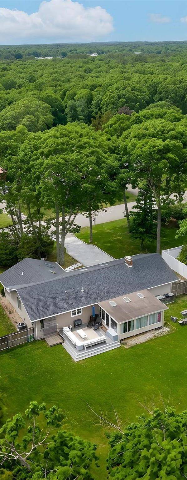 Casa com 3 Quartos à Beira-Mar à Venda em East Quogue - Nova Iorque - EUA