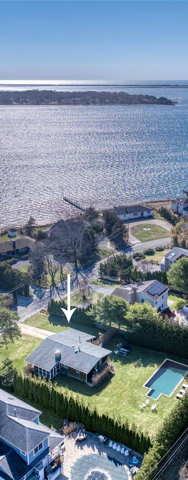 Casa de 3 Dormitorios Frente al Mar en Venta en Hampton Bays - Nueva York - EE. UU.