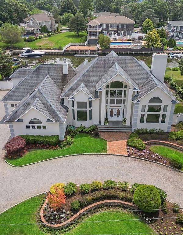 Casa de 3 Dormitorios Frente al Mar en Venta en Hampton Bays - Nueva York - EE. UU.
