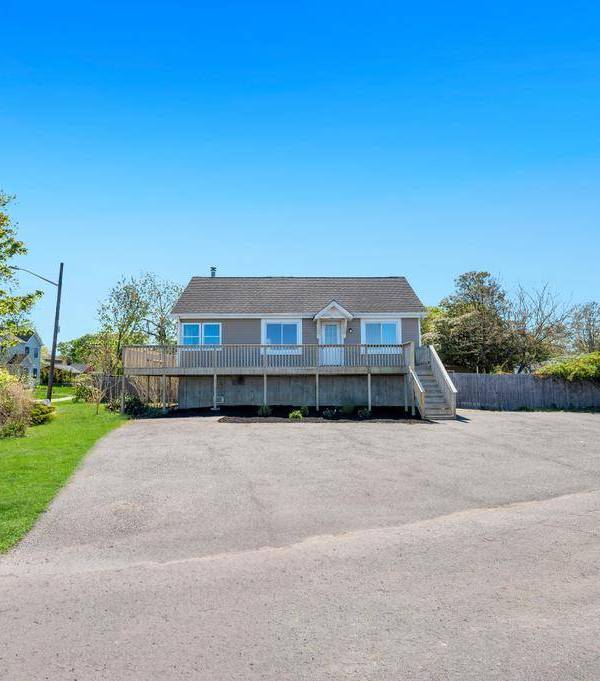 Casa de 3 Dormitorios en Venta en Mastic Beach - Nueva York - EE. UU.