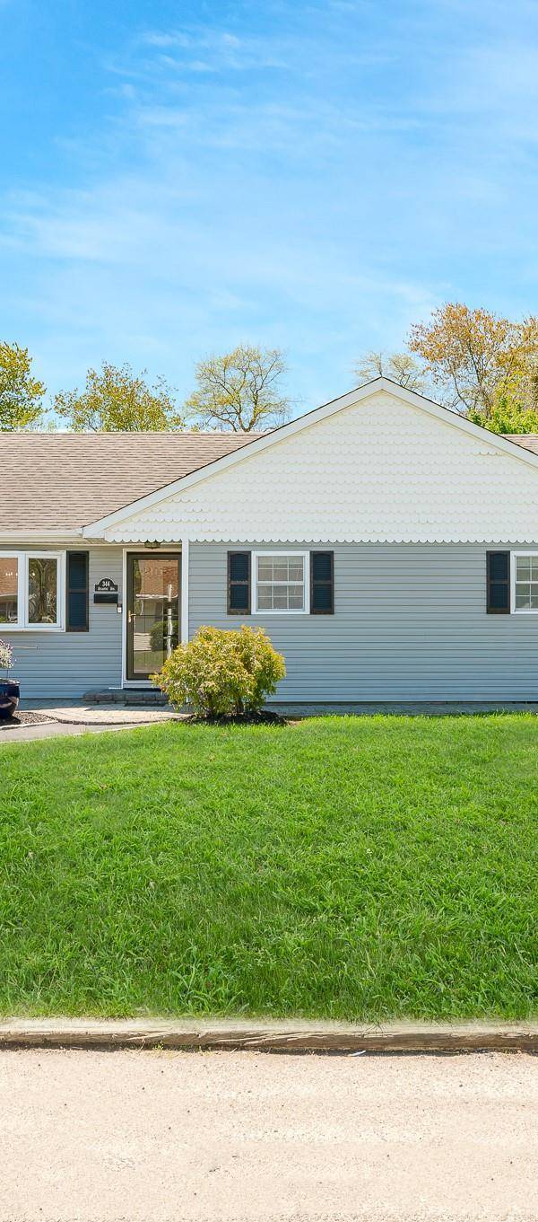 3 Bedroom Home for Sale in Bay Shore - New York - USA