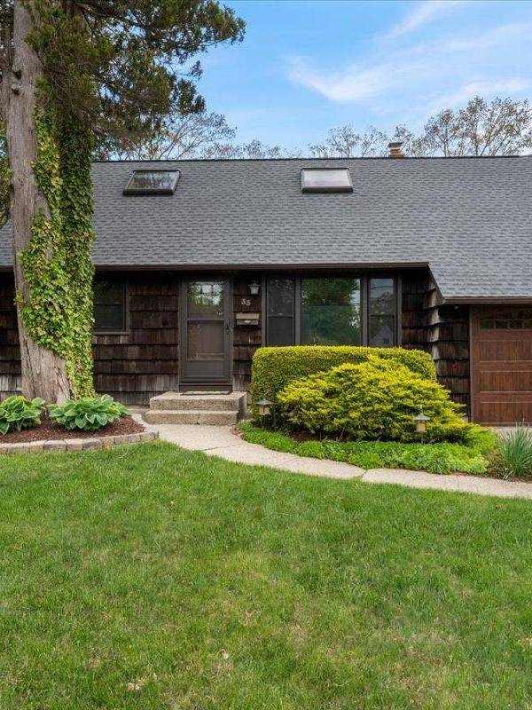 3 Bedroom Home for Sale in Bay Shore - New York - USA