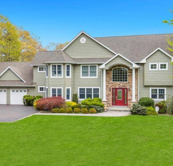 Casa de 3 Dormitorios en Venta en Bayport - Nueva York - EE. UU.