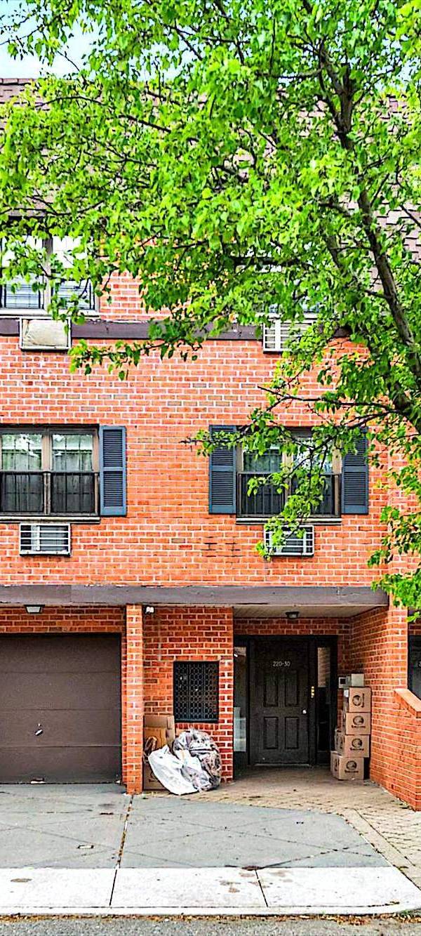 Casa de 3 Dormitorios en Venta en Bayside - Nueva York - EE. UU.