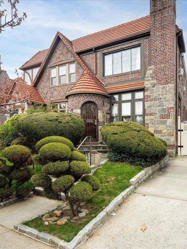 Casa de 3 Dormitorios en Venta en Bayside - Nueva York - EE. UU.