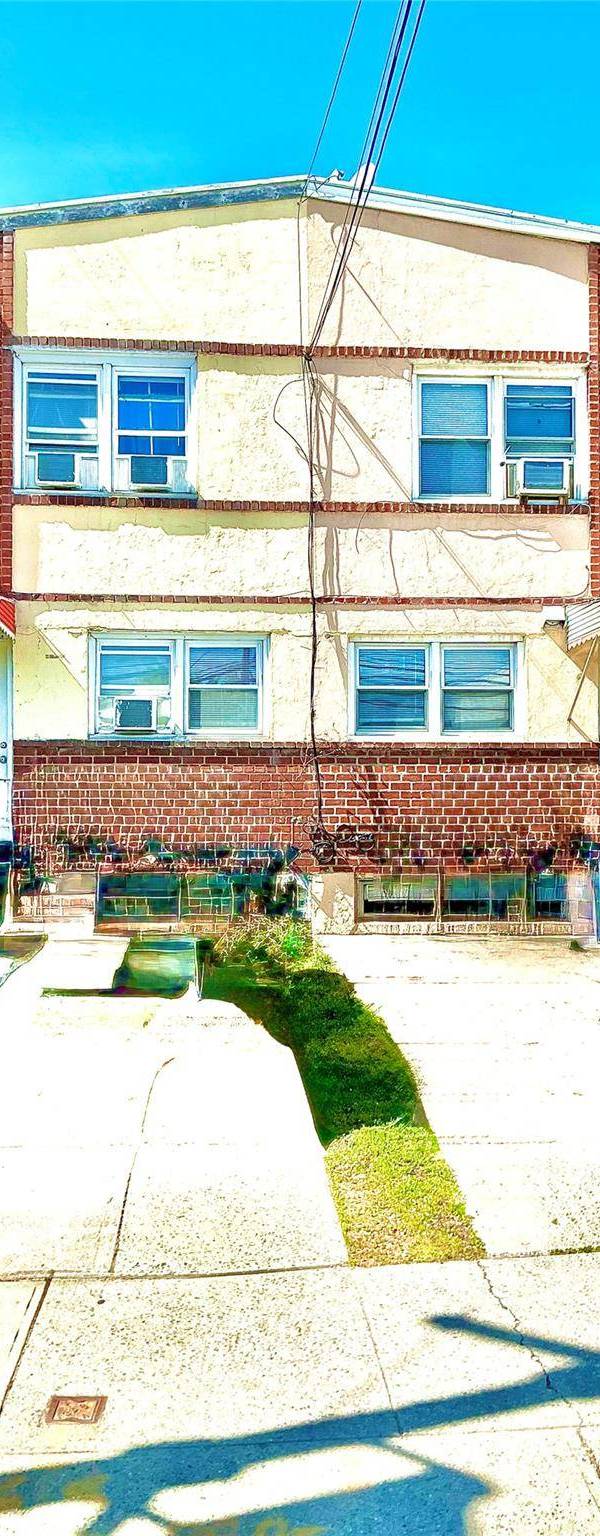 Casa de 3 Dormitorios en Venta en Bayside - Nueva York - EE. UU.