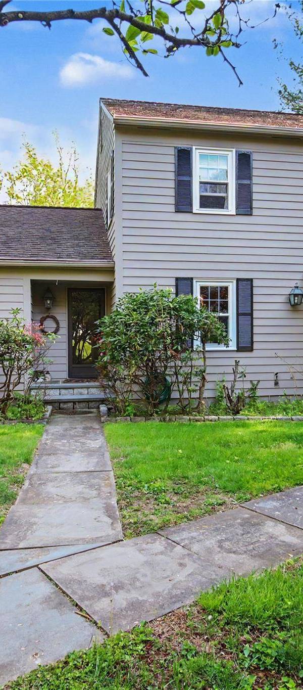 3 Bedroom Home for Sale in Bedford Corners - New York - USA