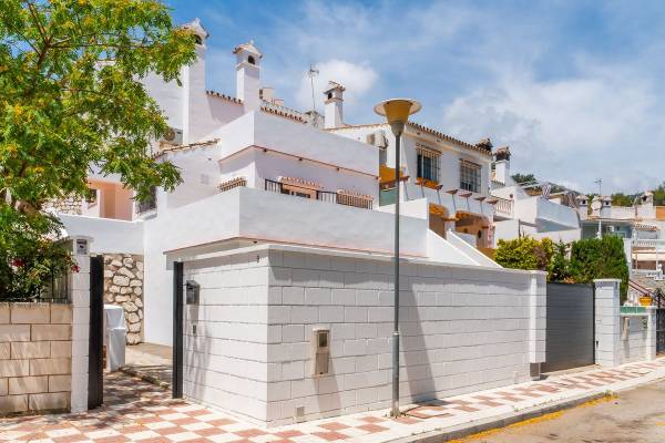 Maison de 3 Chambres à Vendre à Benalmádena, Costa del Sol