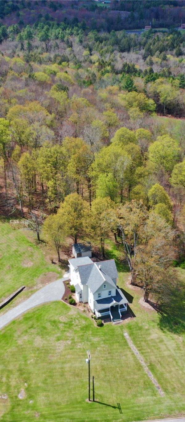 3 Bedroom Home for Sale in Bethel - New York - USA
