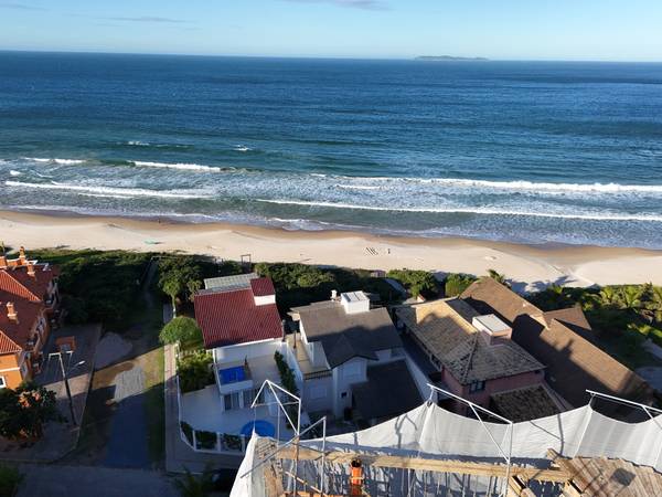 Casa com 3 Quartos à Venda em Bombinhas - Santa Catarina - Brasil