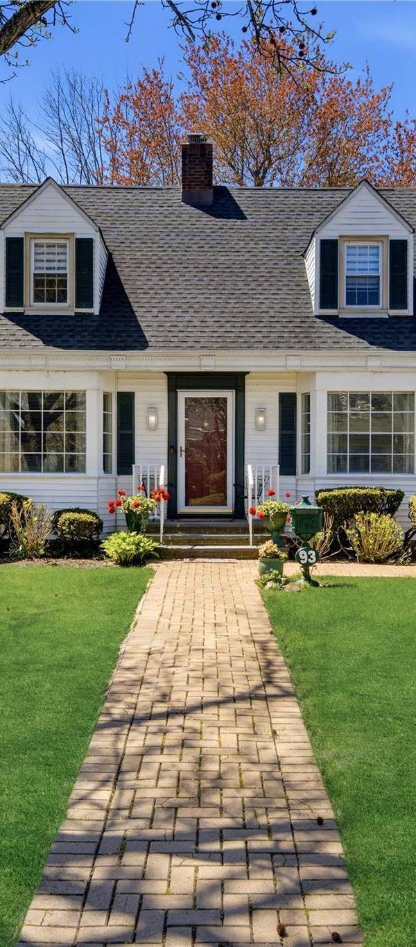 Casa de 3 Dormitorios en Venta en Brightwaters - Nueva York - EE. UU.